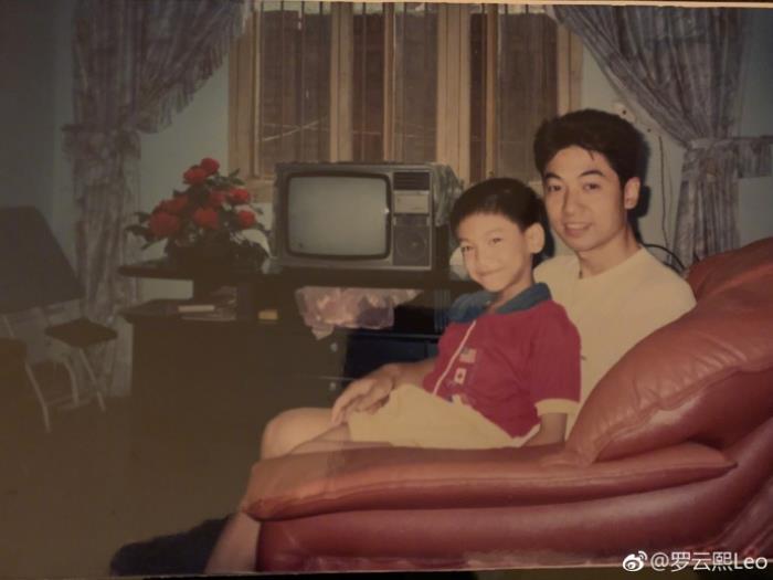 罗云熙微博，正能量爱豆罗云熙更新微博表达对家乡的热爱之情